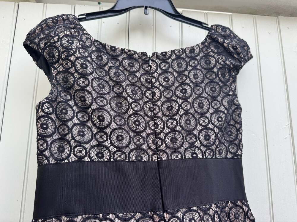 Jones New York Black Lace Overlay Dress Size 6 - Picture 7 of 9
